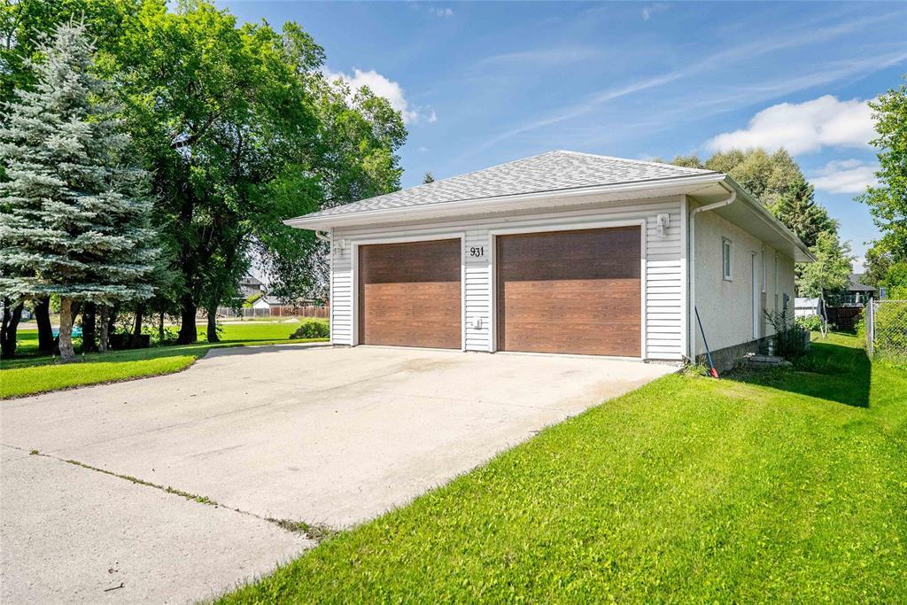 931 Main Street, Steinbach, Manitoba  R5G 1Z9 - Photo 1 - 202521388