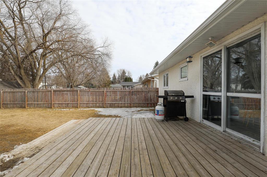 551 Wilson Street, Steinbach, Manitoba  R5G 0J5 - Photo 31 - 202522959