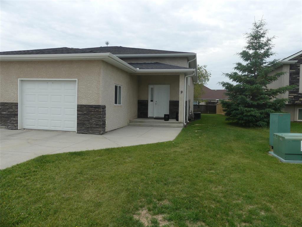 9 Loutrel Bay, La Broquerie, Manitoba  R0A 0W0 - Photo 0 - 202522972