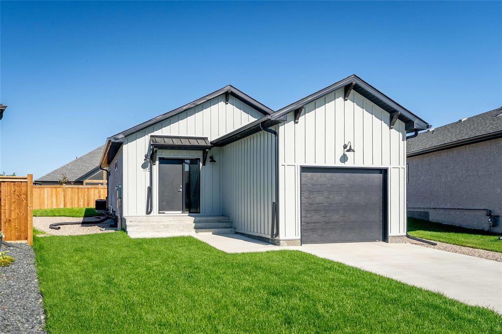 115 Winston Place, Steinbach, Manitoba  R5G 2W4 - Photo 0 - 202525238