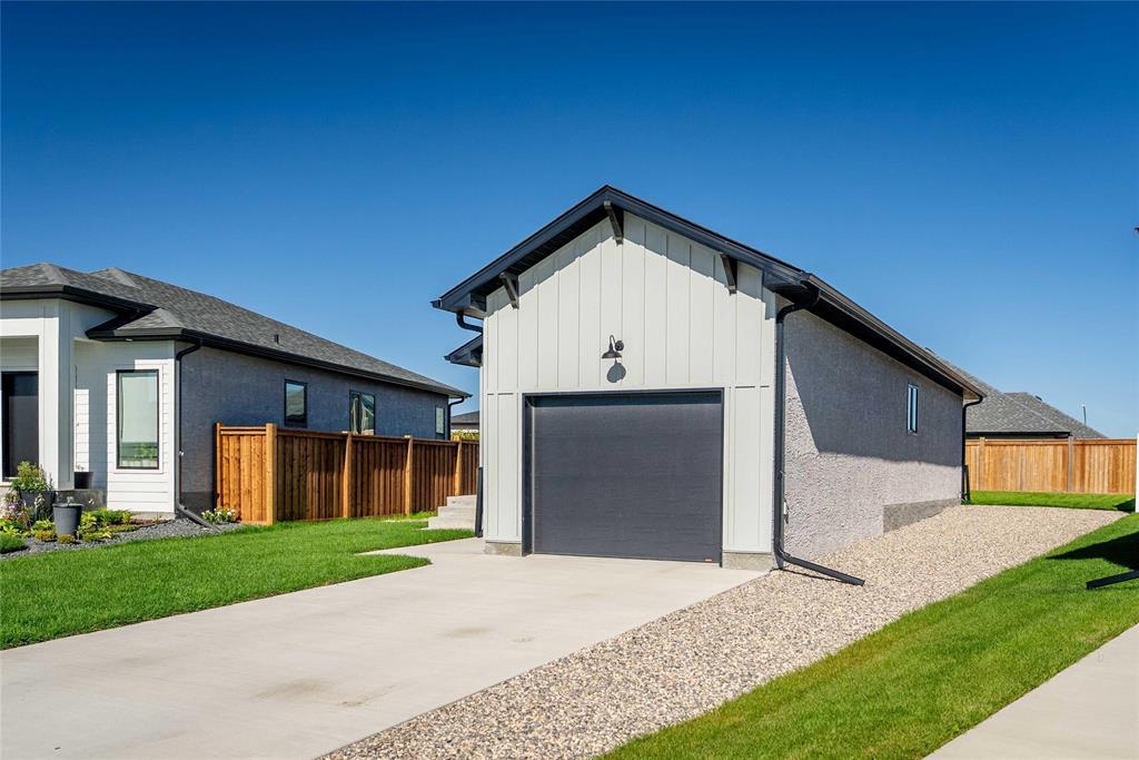 115 Winston Place, Steinbach, Manitoba  R5G 2W4 - Photo 1 - 202525238