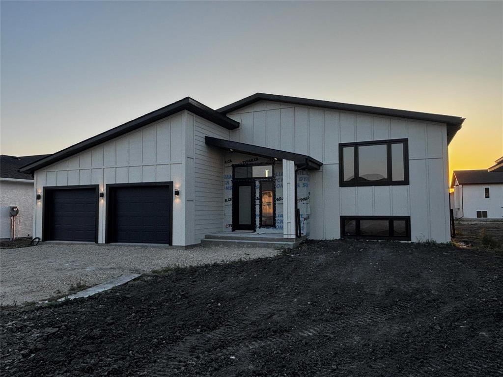 75 Harvest Bay, Blumenort, Manitoba  R5G 0C1 - Photo 1 - 202525807