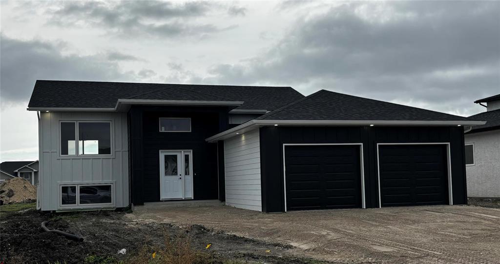 69 Harvest Bay, Blumenort, Manitoba  R5G 2X3 - Photo 0 - 202526112