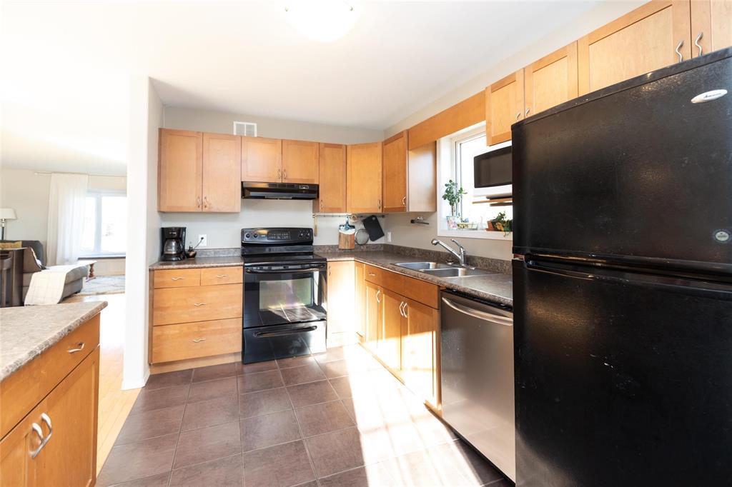 6 Ashford Lane, Steinbach, Manitoba R5G 0C1 - Photo 10 - 202528278