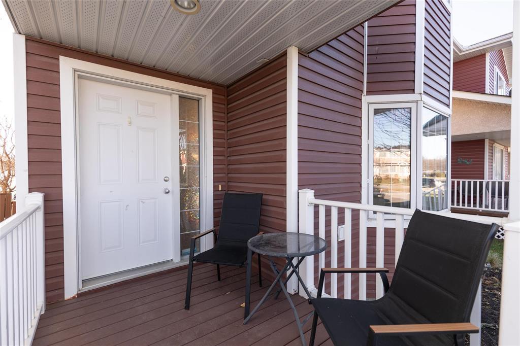 6 Ashford Lane, Steinbach, Manitoba R5G 0C1 - Photo 2 - 202528278