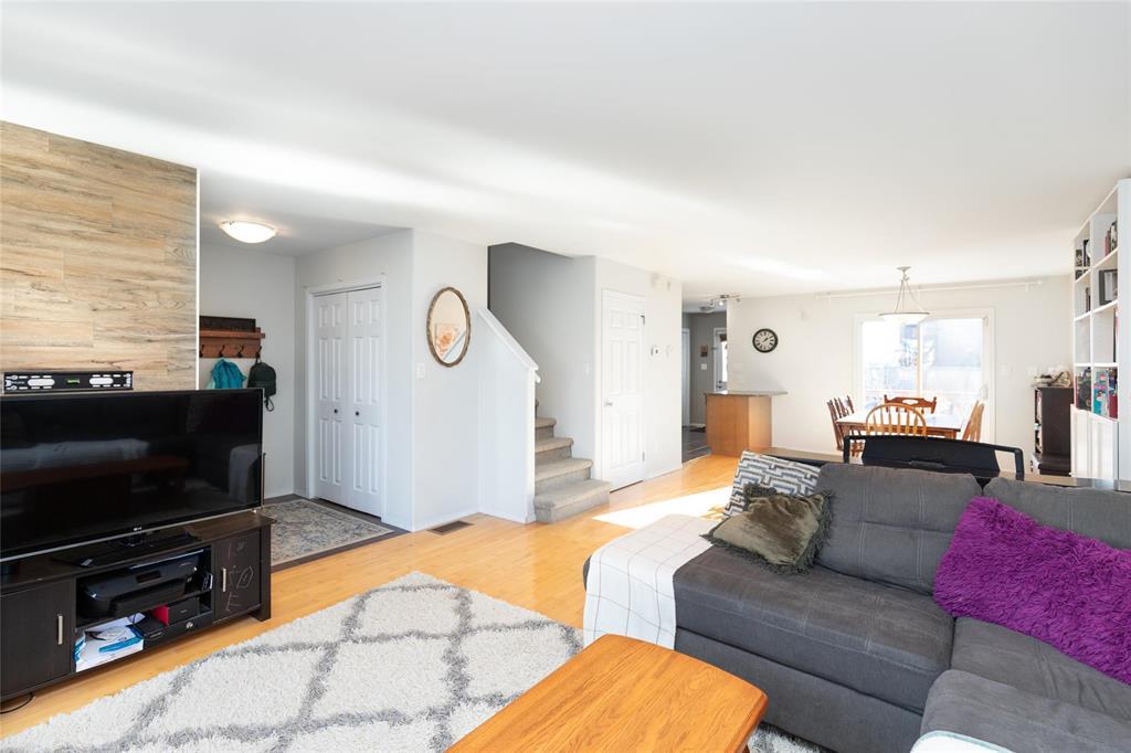 6 Ashford Lane, Steinbach, Manitoba R5G 0C1 - Photo 5 - 202528278