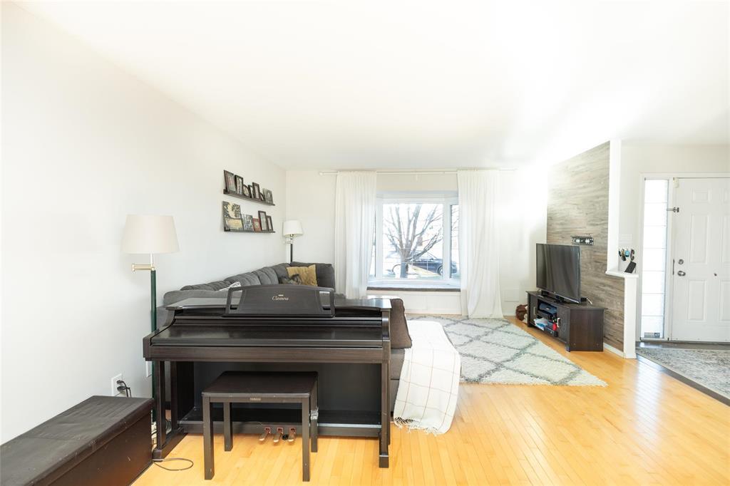 6 Ashford Lane, Steinbach, Manitoba R5G 0C1 - Photo 6 - 202528278