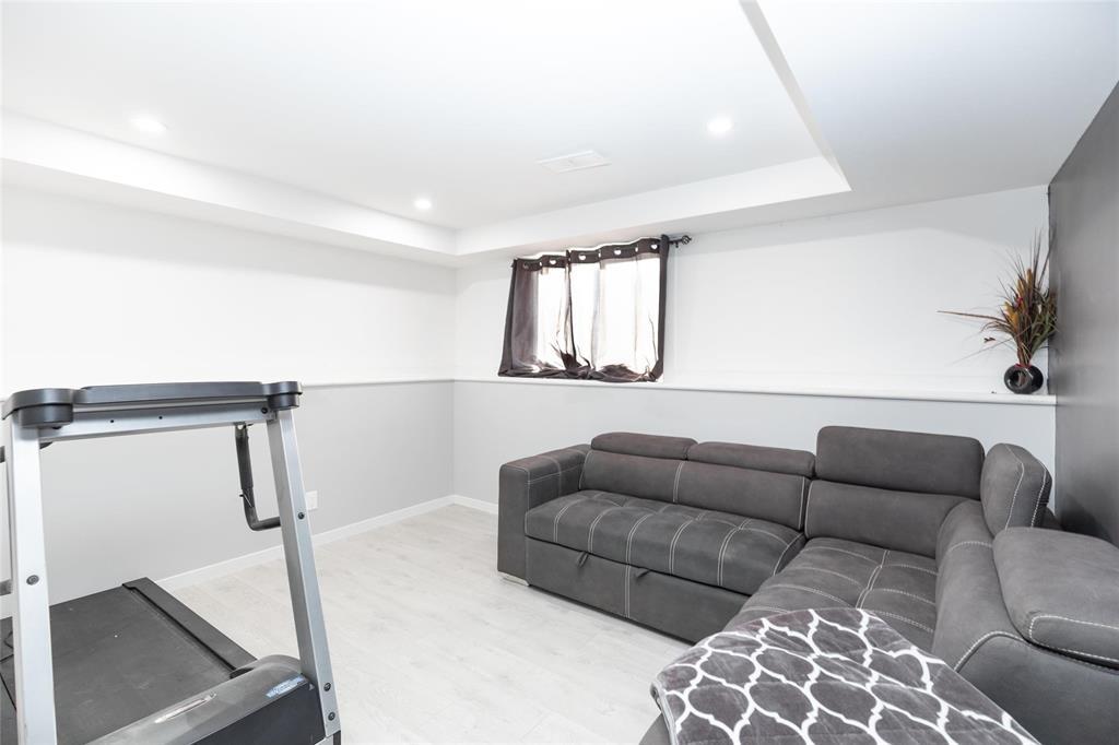 8 Acorn Avenue, Steinbach, Manitoba R5G 2V5 - Photo 19 - 202528922