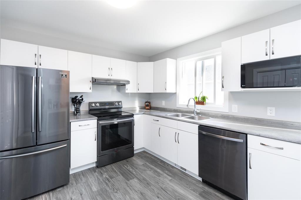 8 Acorn Avenue, Steinbach, Manitoba R5G 2V5 - Photo 9 - 202528922