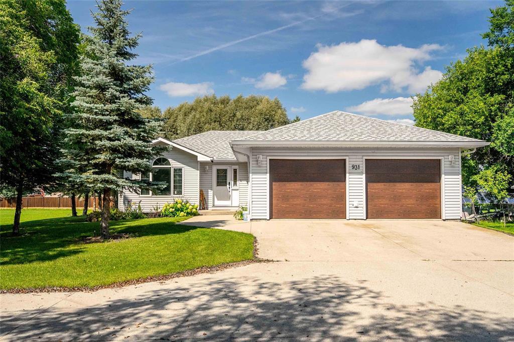 931 Main Street, Steinbach, Manitoba R5G 1Z9 - Photo 0 - 202529283