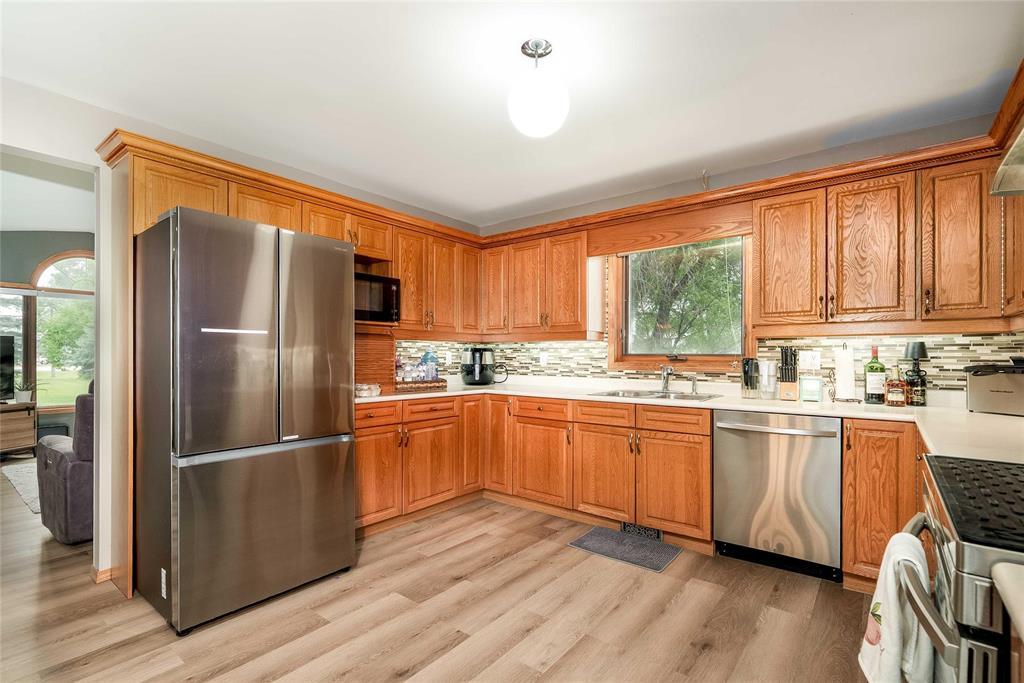 931 Main Street, Steinbach, Manitoba R5G 1Z9 - Photo 12 - 202529283