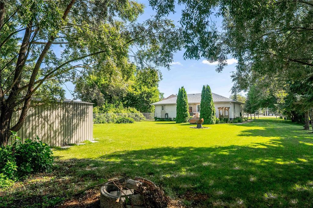 931 Main Street, Steinbach, Manitoba R5G 1Z9 - Photo 2 - 202529283