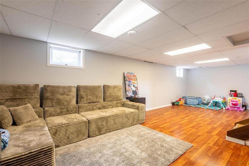 931 Main Street, Steinbach, Manitoba R5G 1Z9 - Photo 32 - 202529283