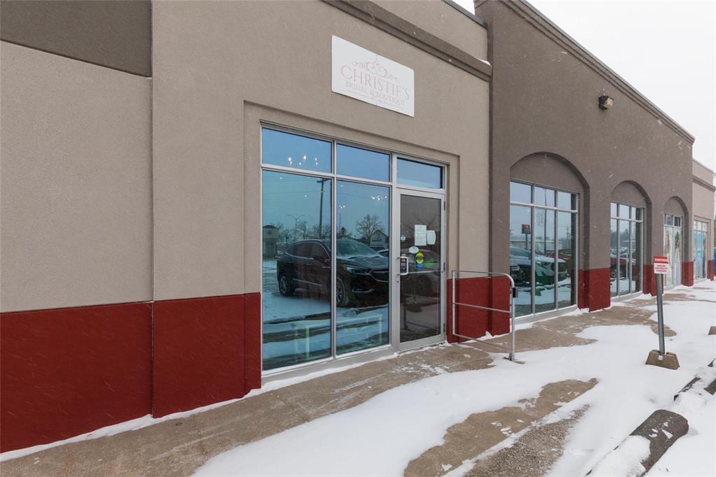 G&h 197 Main Street, Steinbach, Manitoba R5G 1Y5 - Photo 0 - 202529514