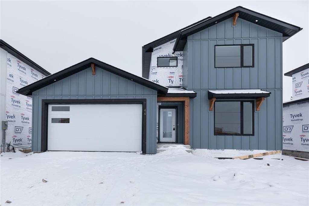 44 Sterling Crescent, Steinbach, Manitoba R5G 2P9 - Photo 0 - 202529766