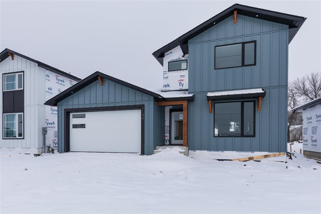 44 Sterling Crescent, Steinbach, Manitoba R5G 2P9 - Photo 1 - 202529766