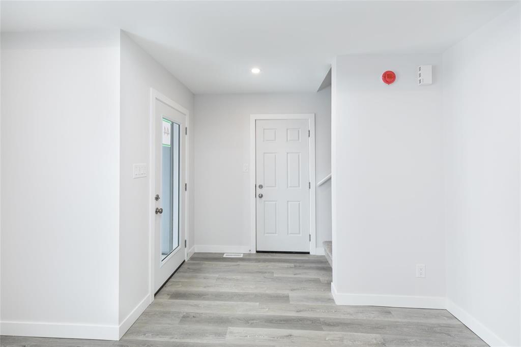 44 Sterling Crescent, Steinbach, Manitoba R5G 2P9 - Photo 2 - 202529766