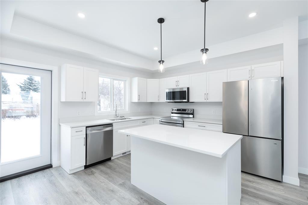 44 Sterling Crescent, Steinbach, Manitoba R5G 2P9 - Photo 5 - 202529766