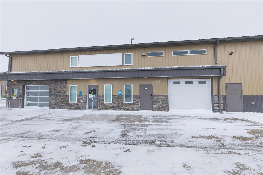 19 49 Clearsprings Road, Steinbach, Manitoba  R5G 1V2 - Photo 1 - 202529768