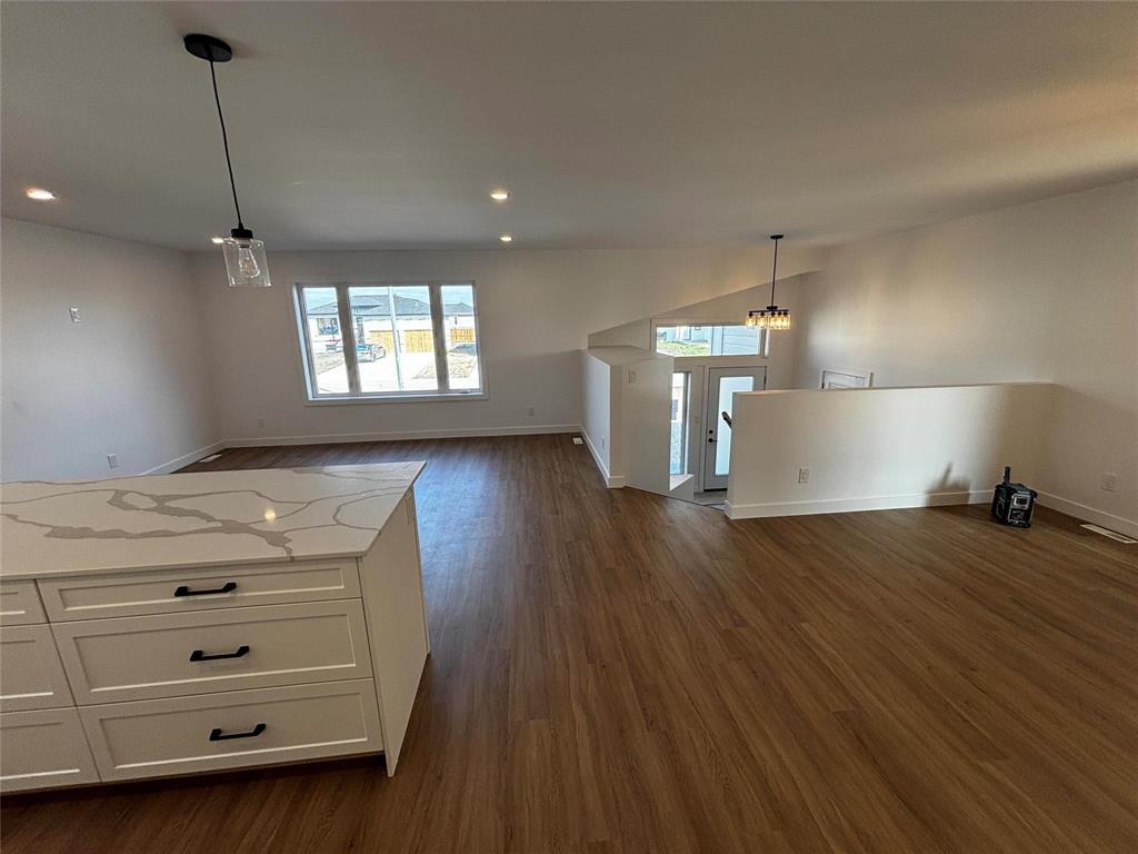 75 Harvest Bay, Blumenort, Manitoba R5G 0C1 - Photo 5 - 202600279