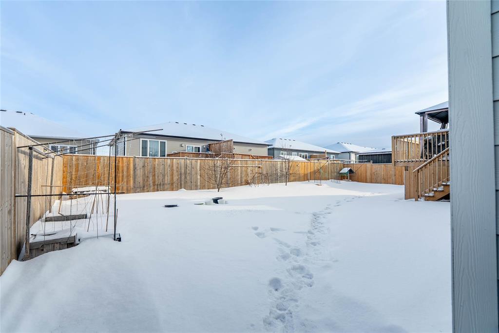 13 Glacier Bay, Steinbach, Manitoba R5G 0Z5 - Photo 35 - 202600306