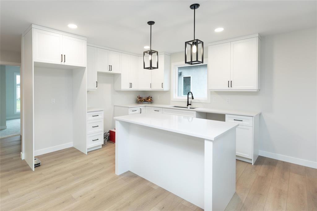 30 Caribou Bay, Steinbach, Manitoba R5G 0Z3 - Photo 4 - 202600364