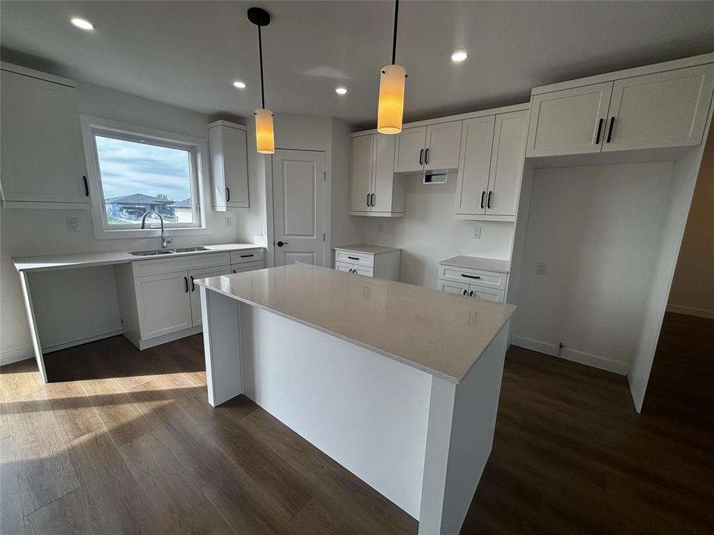 69 Harvest Bay, Blumenort, Manitoba R5G 2X3 - Photo 3 - 202600578