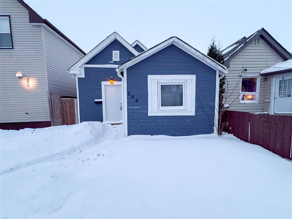 564 Beverley Street, Winnipeg, Manitoba R3G 1V2 - Photo 0 - 202600995