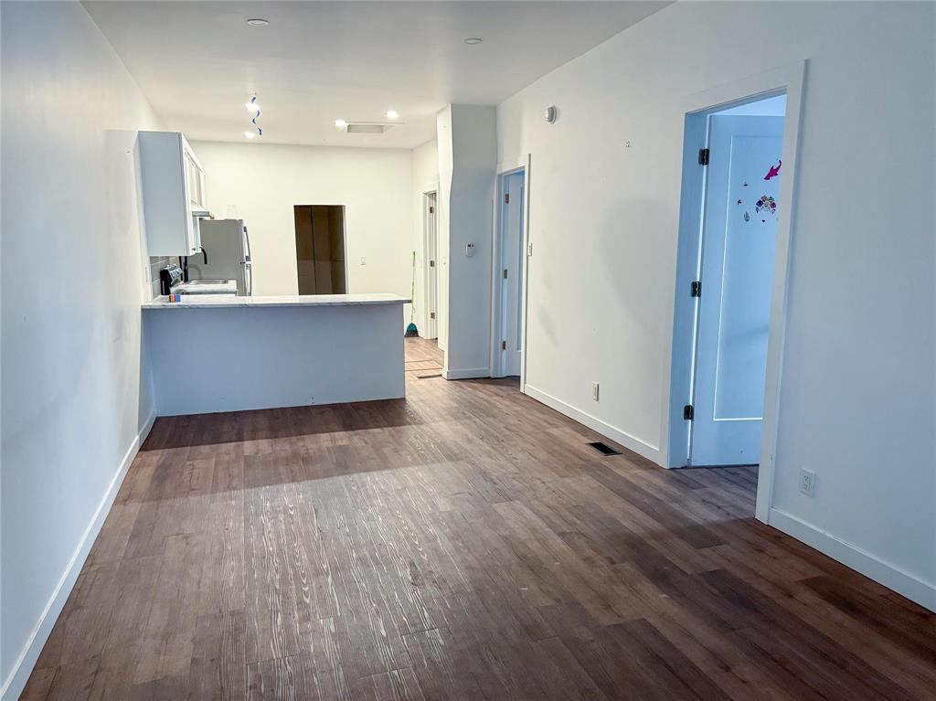 564 Beverley Street, Winnipeg, Manitoba R3G 1V2 - Photo 2 - 202600995